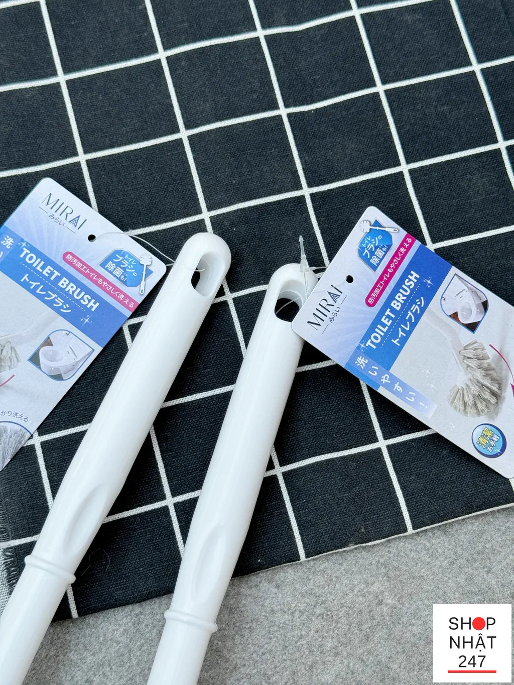 co-nen-mua-choi-co-toilet-gia-re-MIRAI.webp